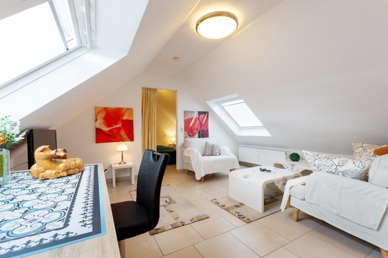 wohnlich ausgebautes Studio im Dachgeschoss