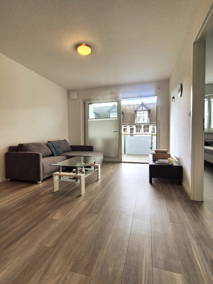 Wohnraum mit Balkon