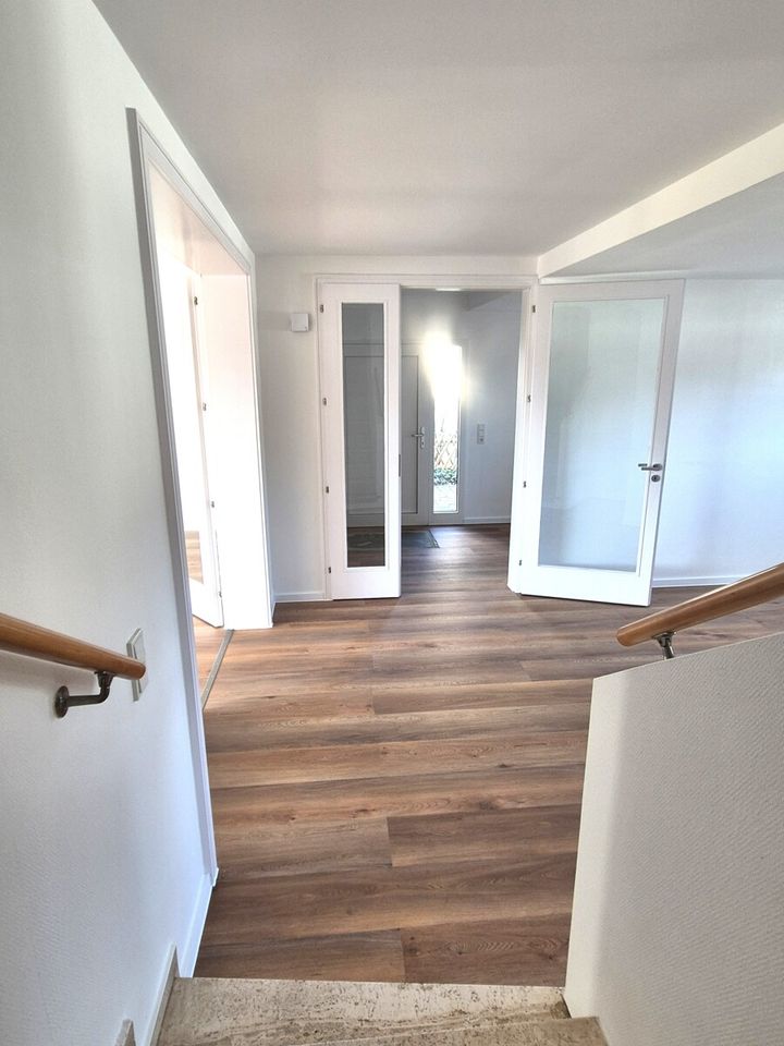 Blick ins EG und Eingang