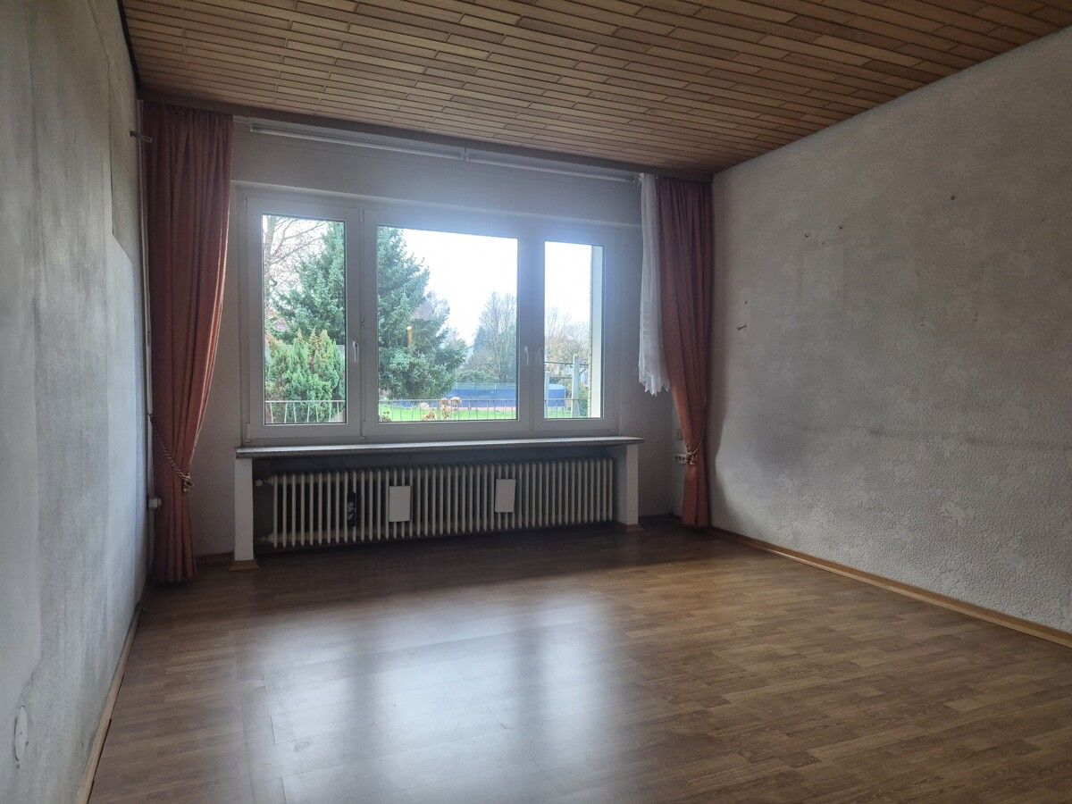 Wohnraum mit Blick in den Garten