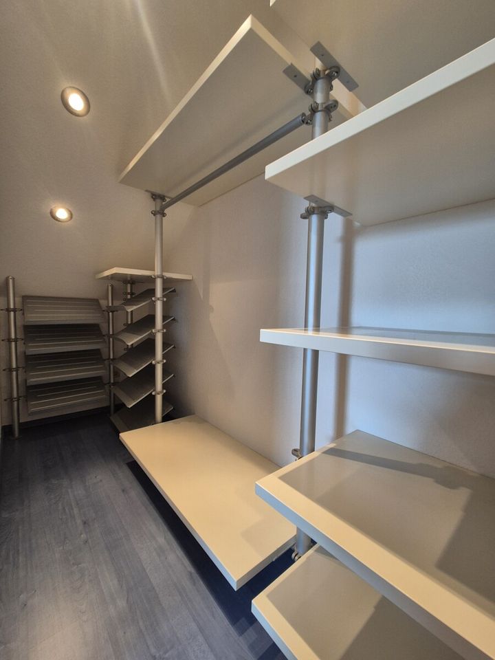 ...begehbarem Kleiderschrank