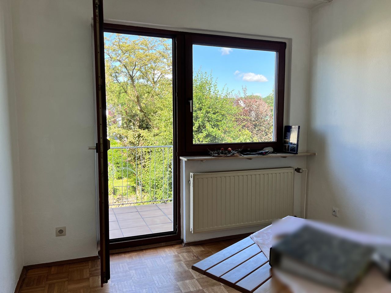 Zimmer mit Balkon