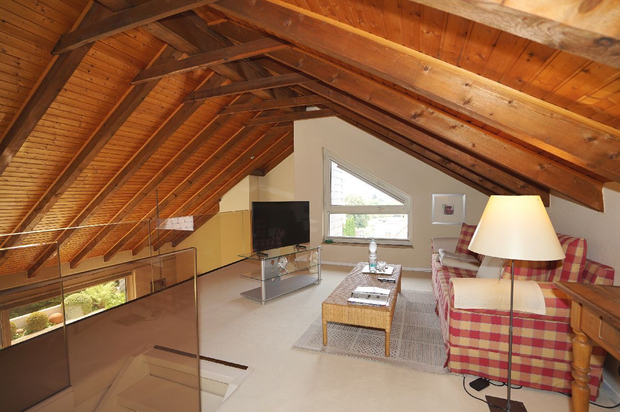 Empore Teilansicht 1