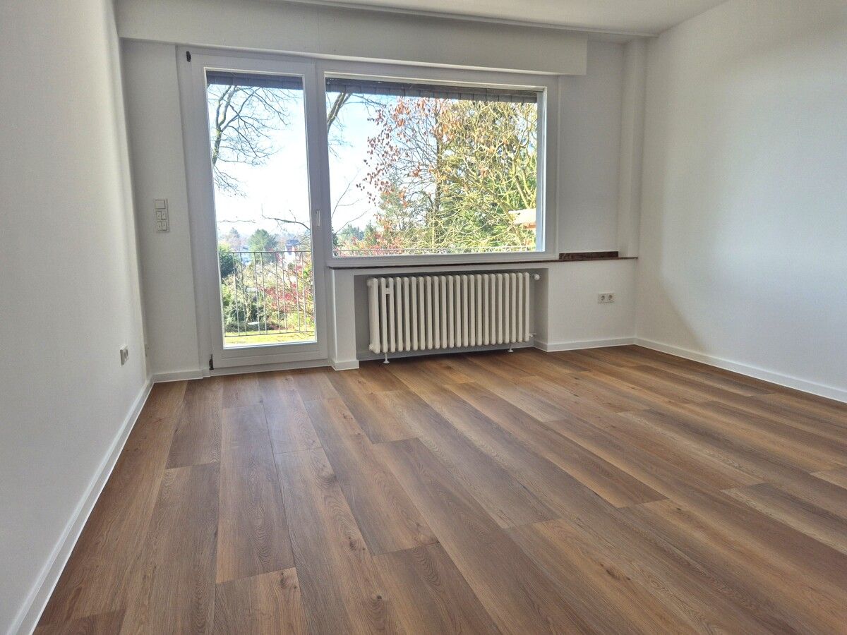 2. Zimmer mit Balkonzugang